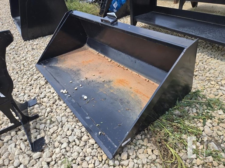 new-66"-bucket-w/-single-blade-image-1
