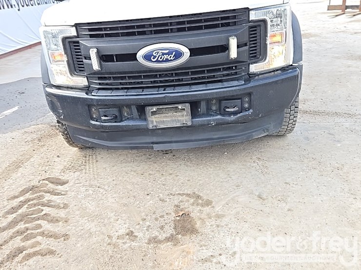 2019-ford-f550-image-13