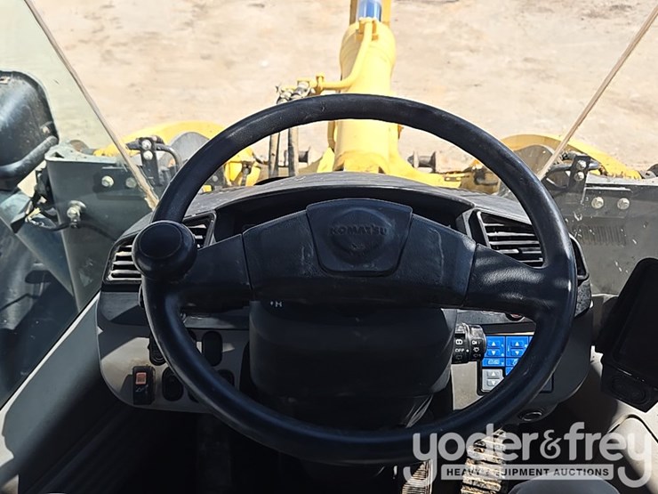 2017-komatsu-wa320-8-image-61