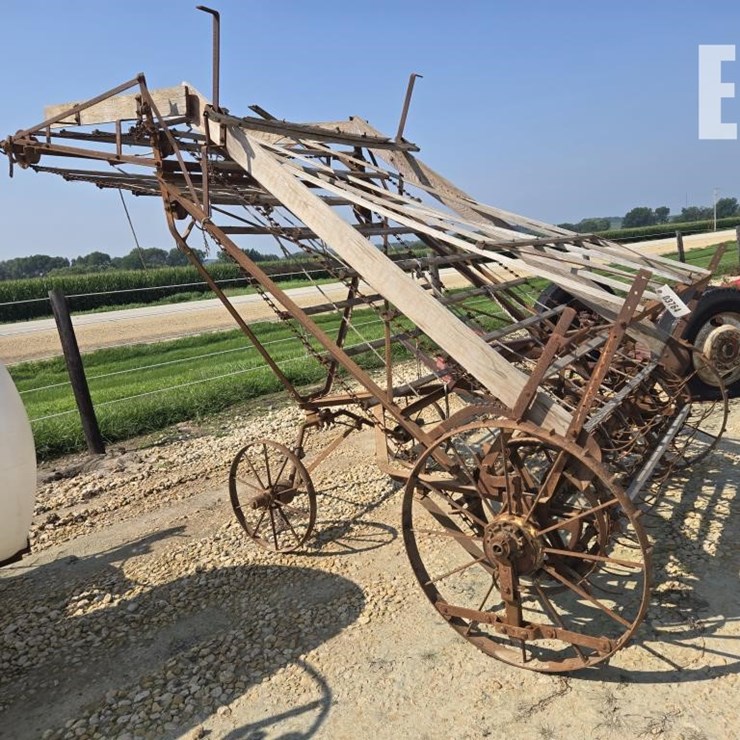 ROCK ISLAND/ JOHN DEERE HAY LOADER