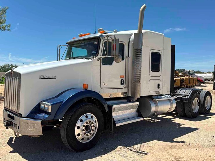 2015-kenworth-t800-image-1