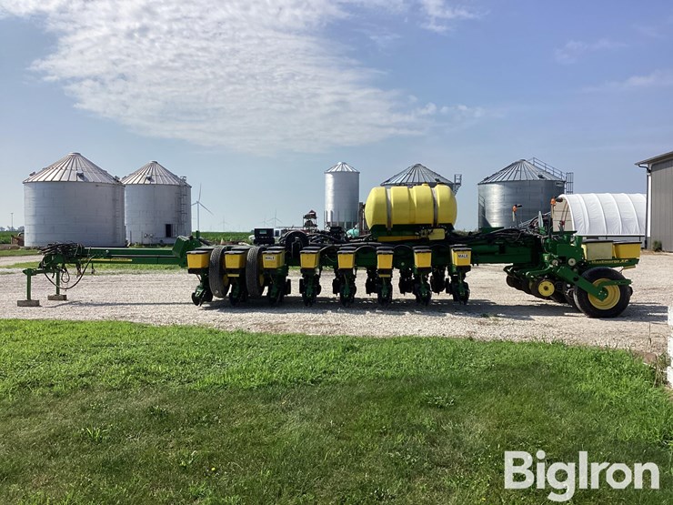 2006-john-deere-1770-image-8