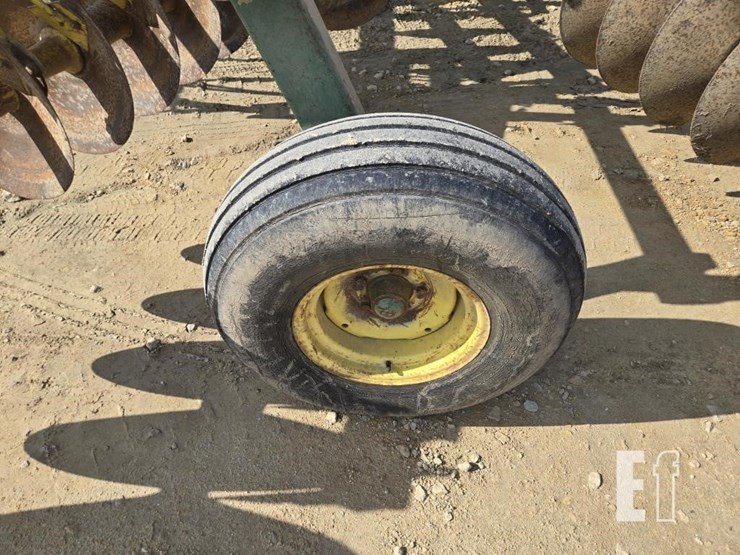 john-deere-210-image-12