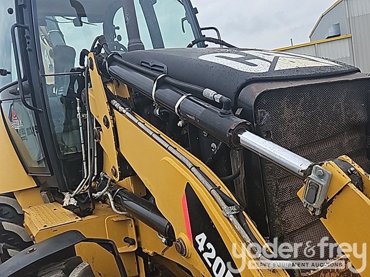 2011-caterpillar-420e-image-23