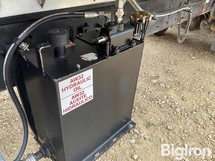 2004-sterling-lt9500-image-20