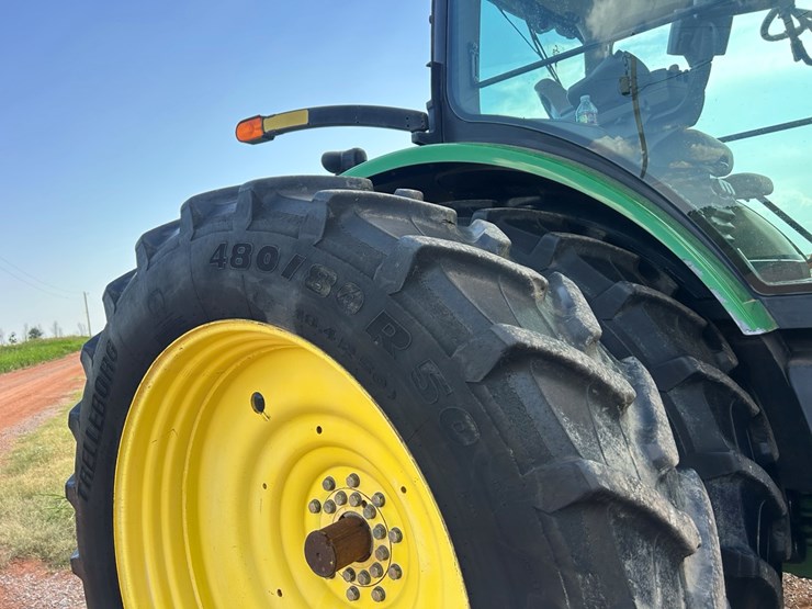 2010-john-deere-8320r-image-29