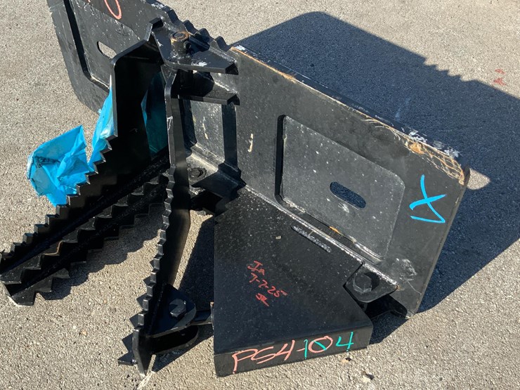skid-steer-post-puller-attachment-image-11