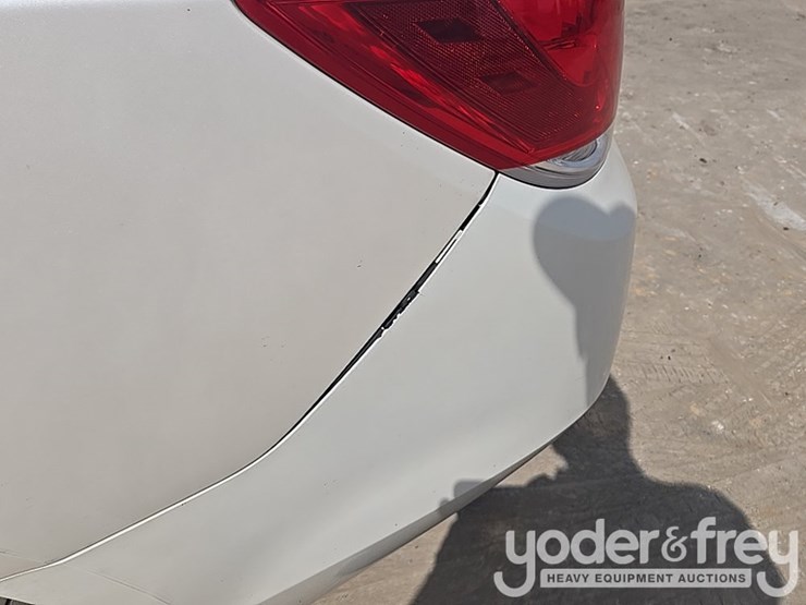 2010-buick-lacrosse-cxs-image-29