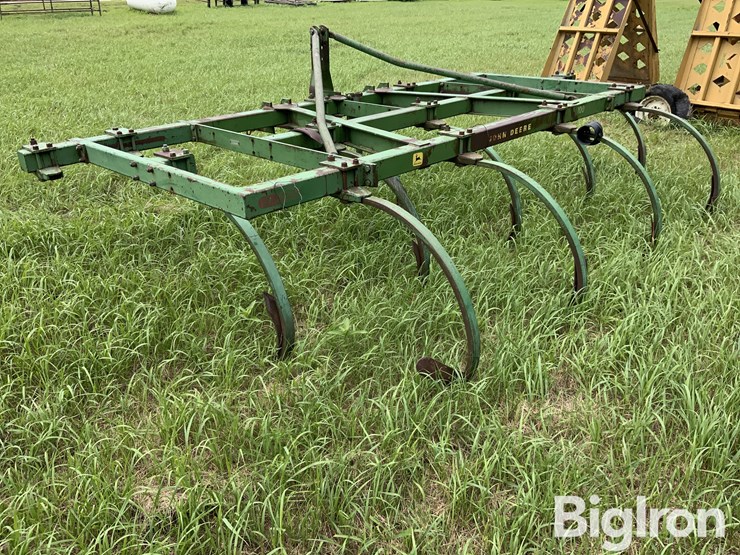 john-deere-100-image-7