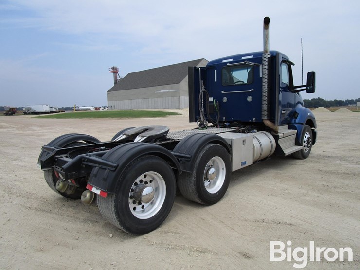 2021-kenworth-t680-image-5