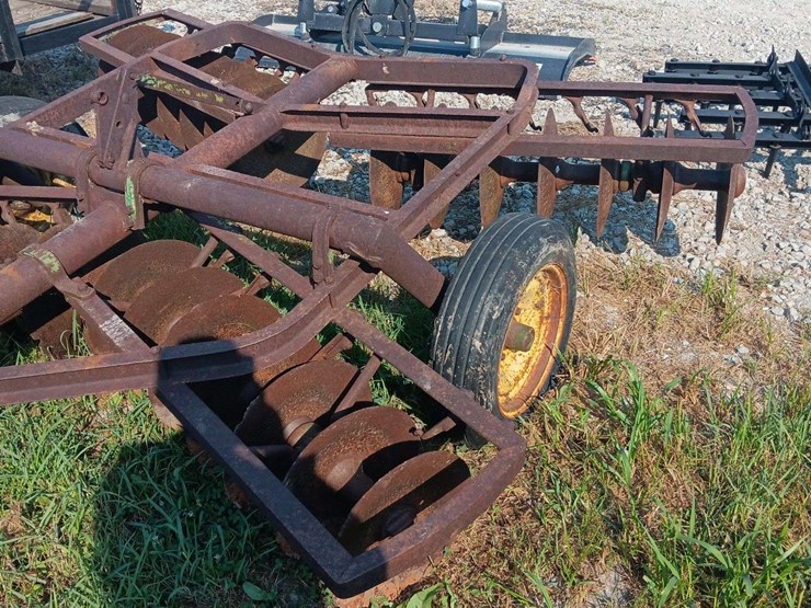 john-deere-28-image-3