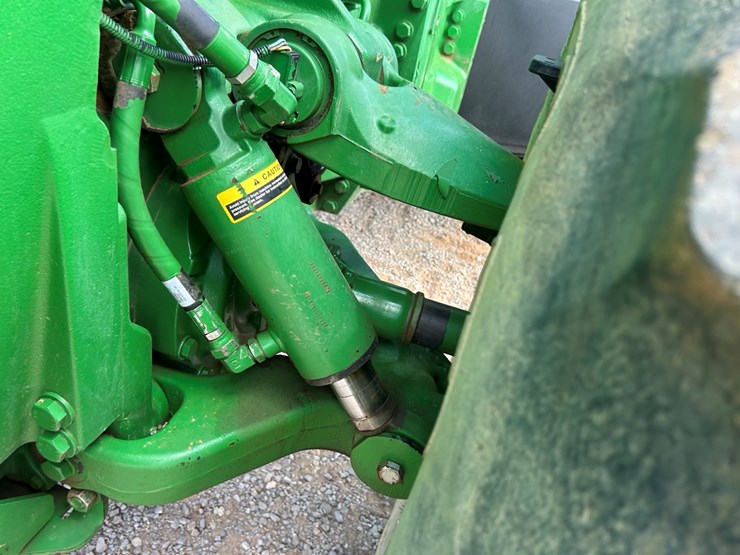 2010-john-deere-8320r-image-19