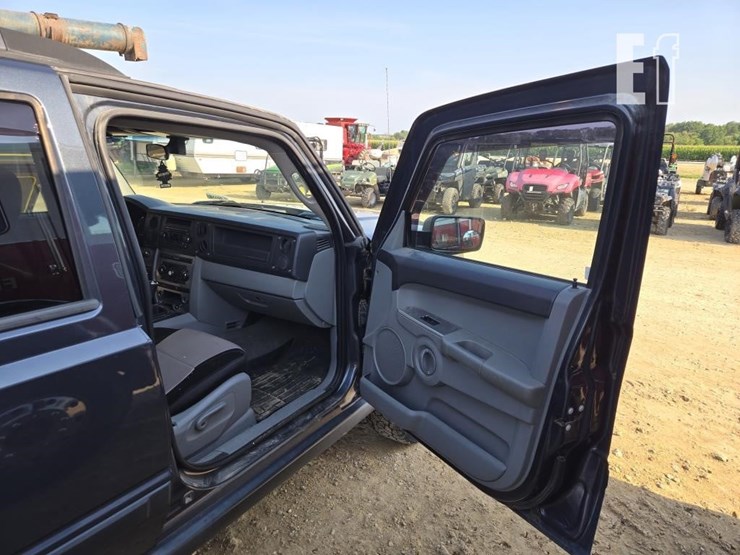 2007-jeep-commander-image-23