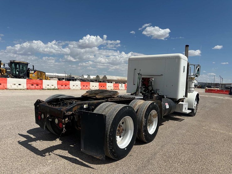 2007-peterbilt-379-image-4