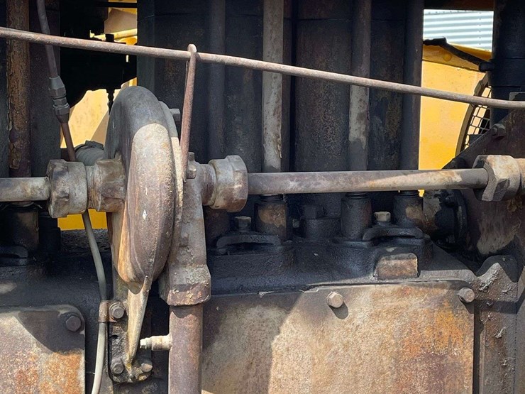 caterpillar-sixty-image-27
