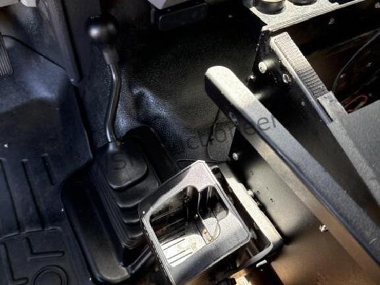 2015-ford-f550-image-28