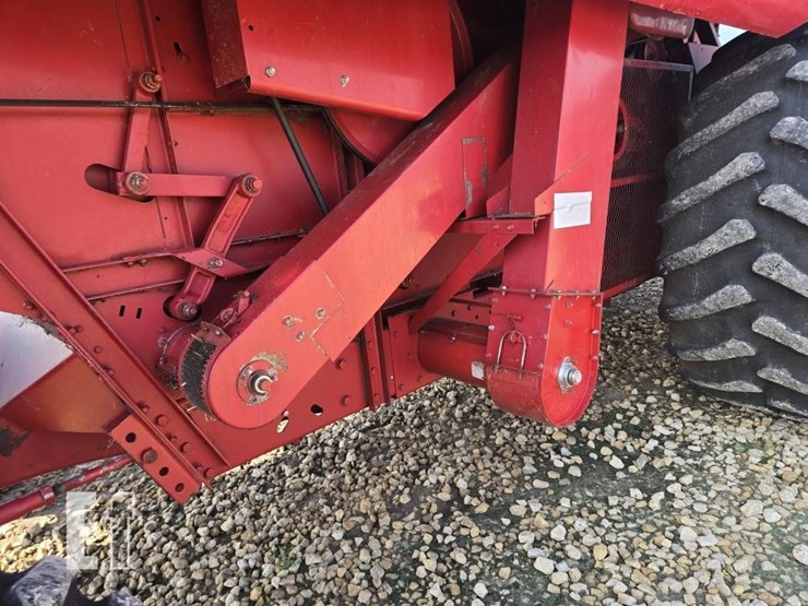 1992-case-ih-1660-image-36