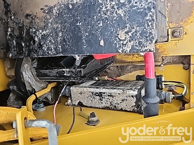 2019-caterpillar-d6n-lgp-image-42