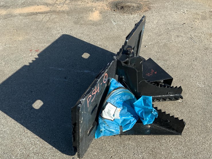 skid-steer-post-puller-attachment-image-14