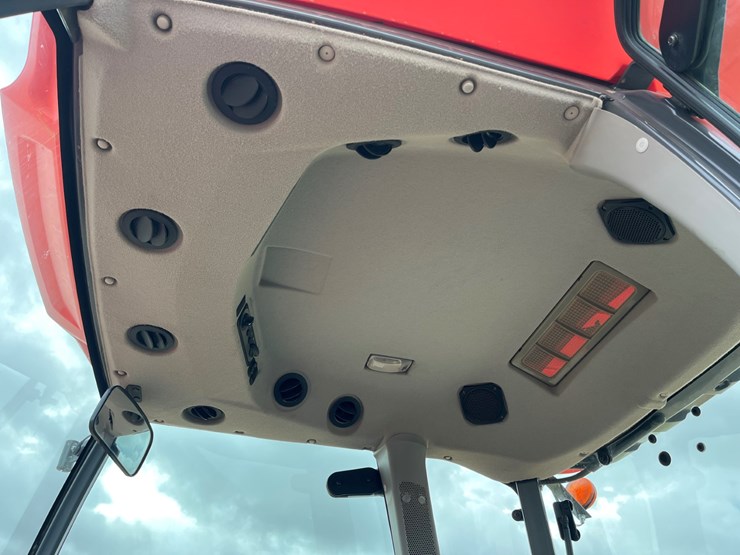 2019-kubota-l3560-image-12
