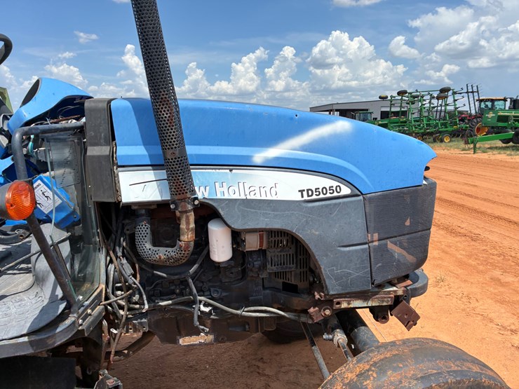 new-holland-td5050-image-7