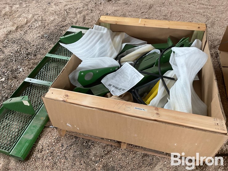 john-deere-148-image-10