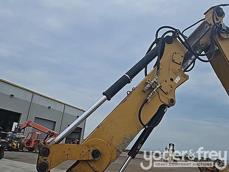 2011-caterpillar-420e-image-28