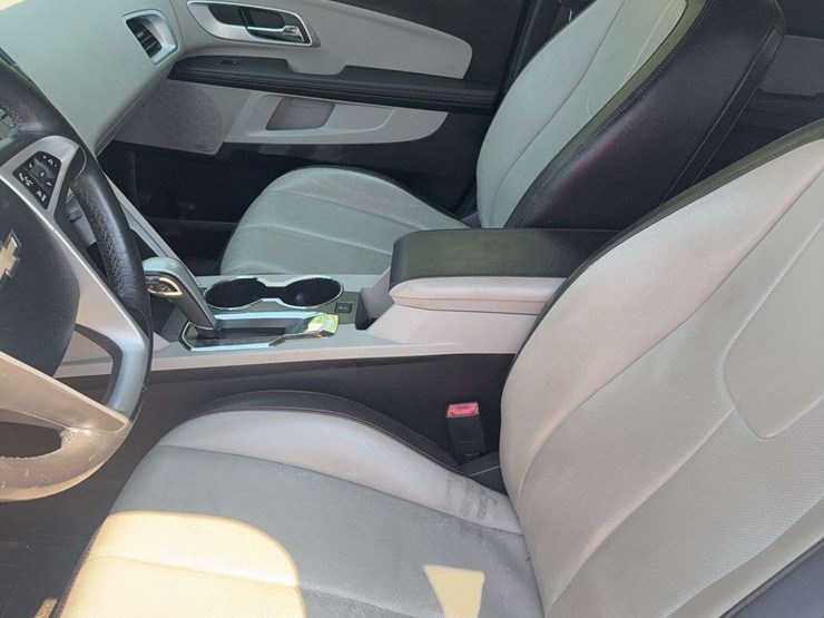2010-chevrolet-equinox-lt-image-10
