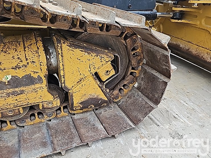 2019-caterpillar-d6n-lgp-image-16
