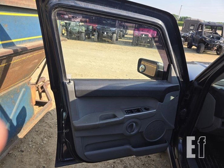 2007-jeep-commander-image-13