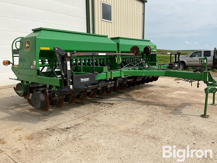 1999-john-deere-1560-image-3