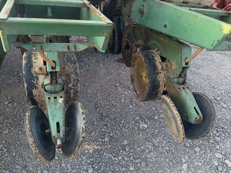john-deere-8-image-2