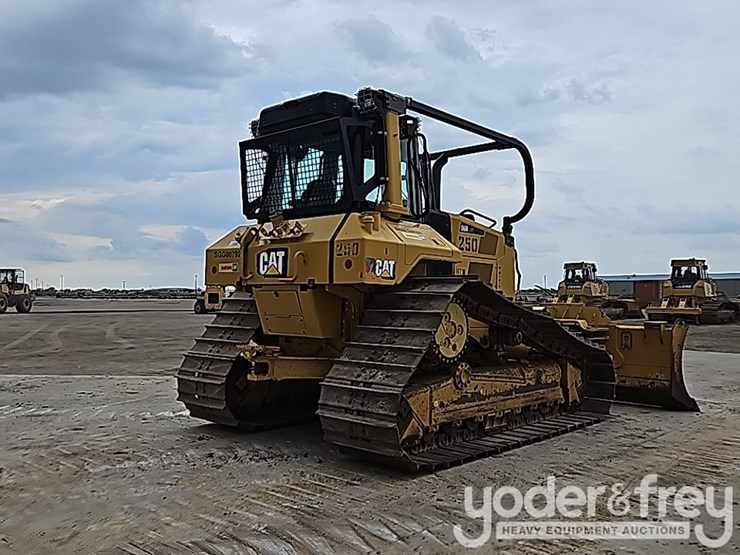 2019-caterpillar-d6n-lgp-image-5