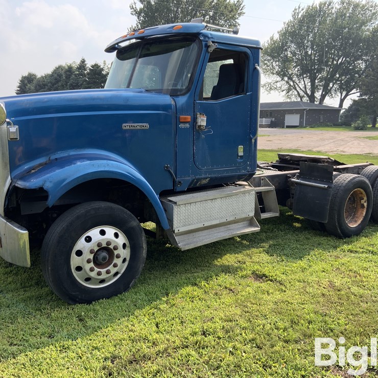 2001 INTERNATIONAL 9900i