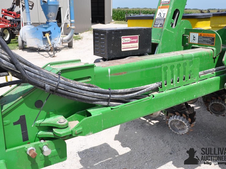 2010-john-deere-1770nt-image-15