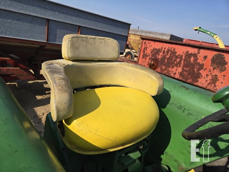 john-deere-4010-image-10