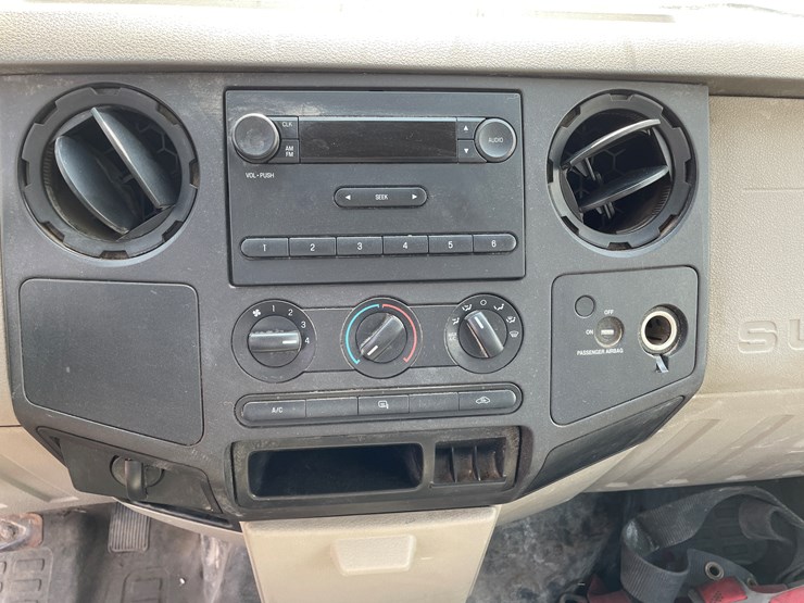 2010-ford-f250-xl-image-12
