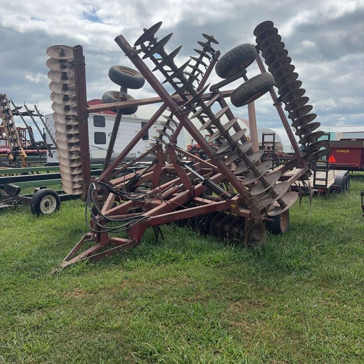 INTERNATIONAL 490