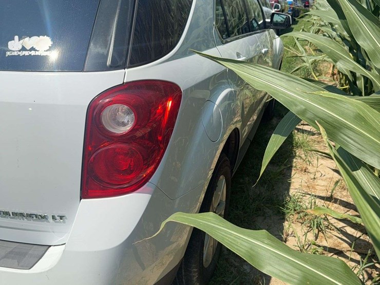 2010-chevrolet-equinox-lt-image-4