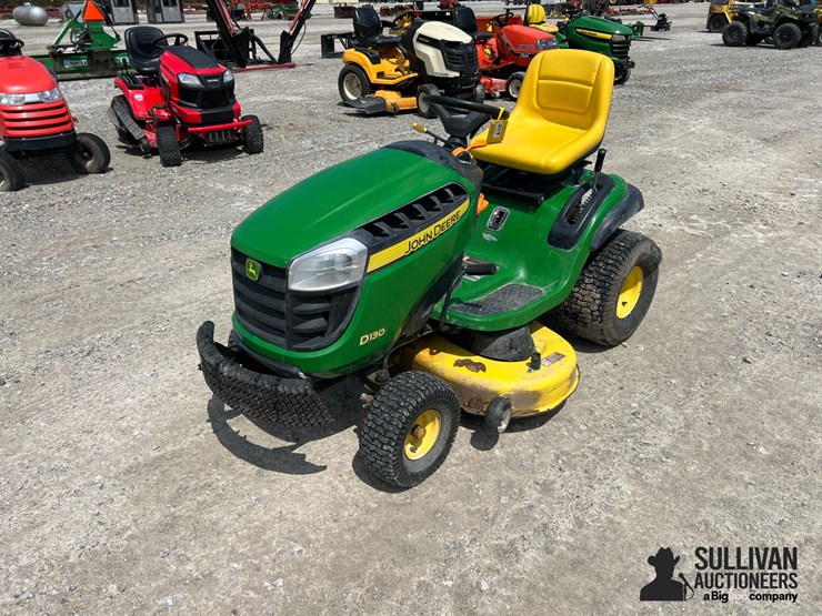 john-deere-d130-image-1