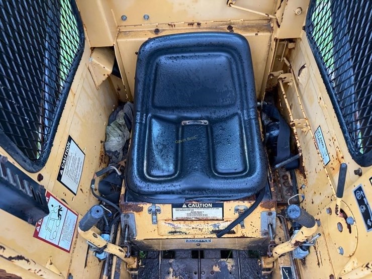 new-holland-l455-image-11