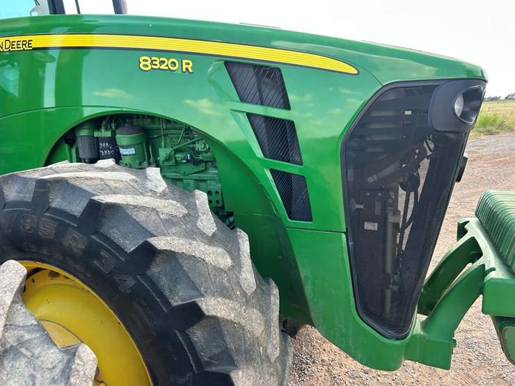 2010-john-deere-8320r-image-24