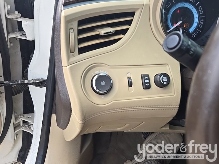 2010-buick-lacrosse-cxs-image-52