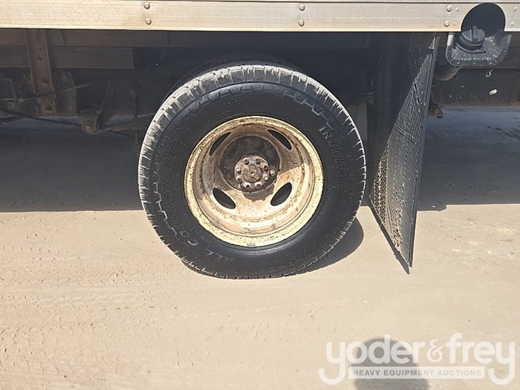 2019-ford-e350-image-13