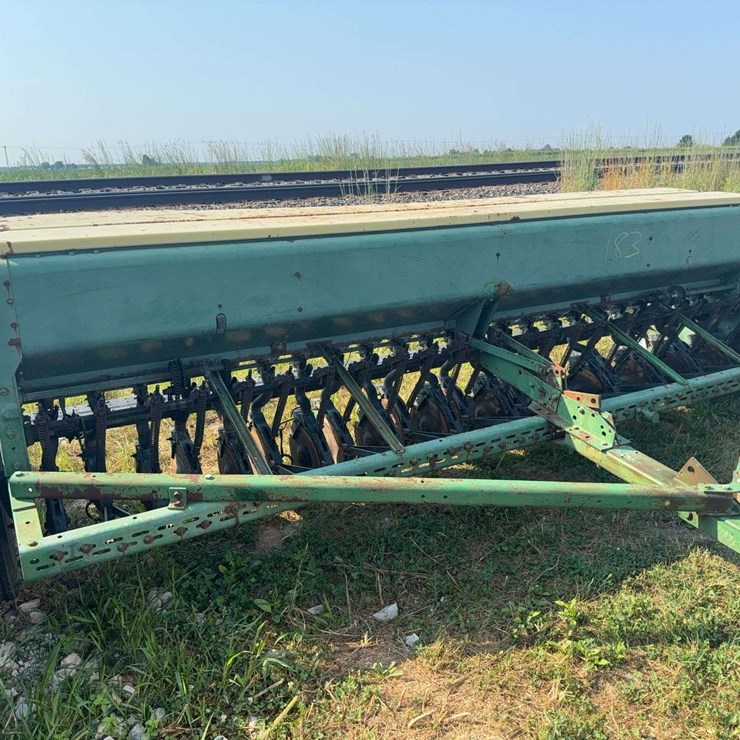 JOHN DEERE 8300