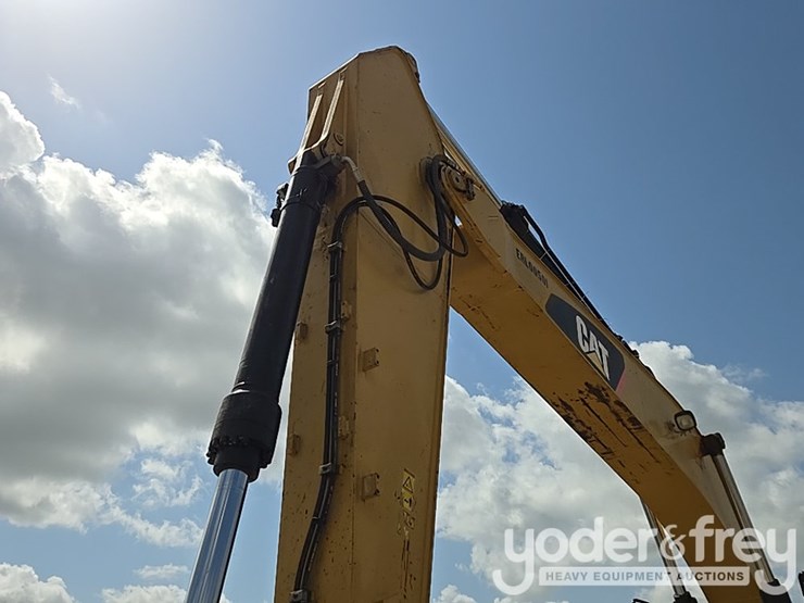 2015-caterpillar-329fl-image-39