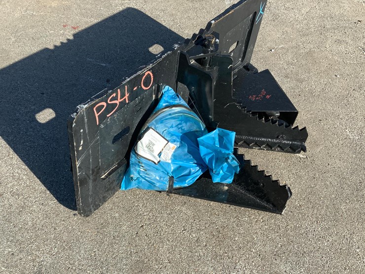 skid-steer-post-puller-attachment-image-13