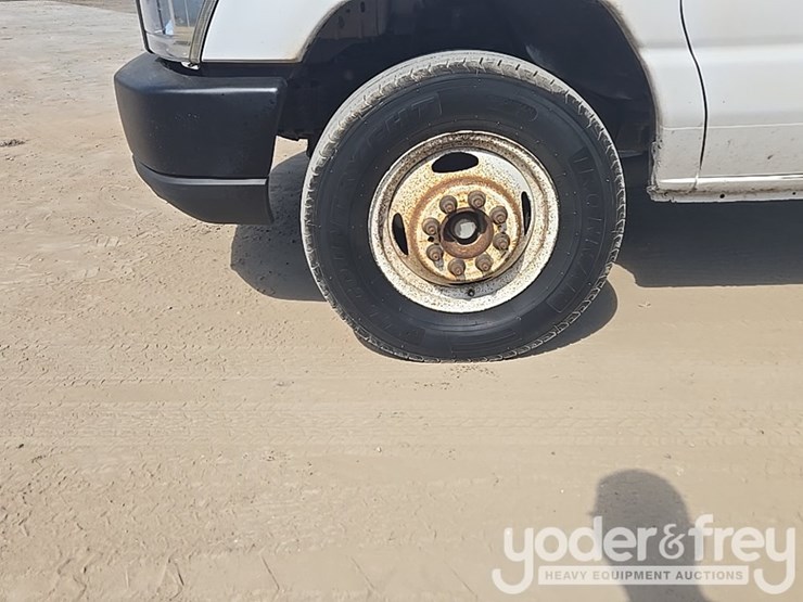 2019-ford-e350-image-10
