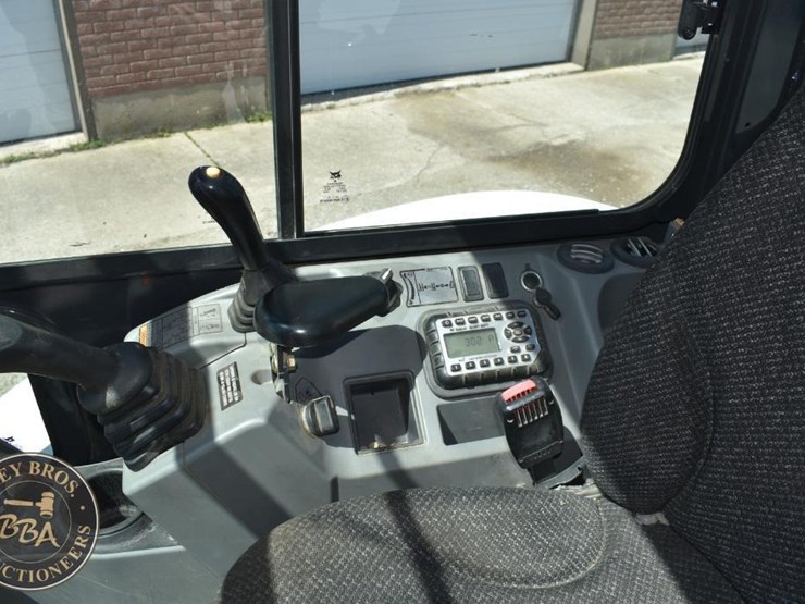 2014-bobcat-e35-image-23