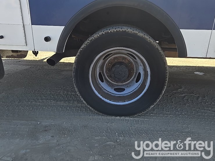 2019-ford-f550-xl-image-18